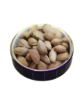 بادام کاغذی خام با کیفیت عالی برای استفاده در دسرها و آجیل.